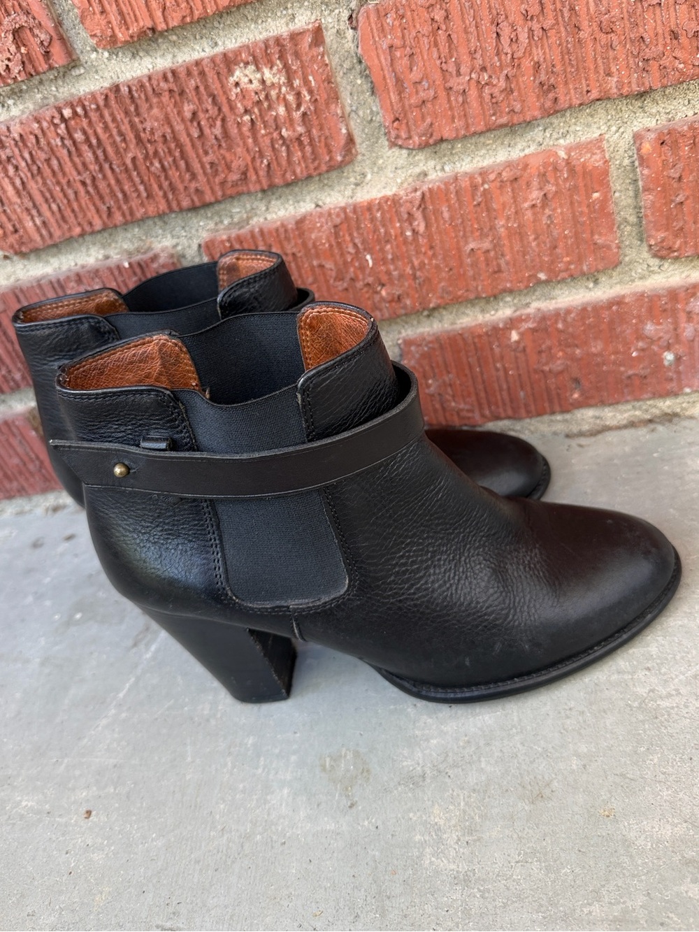 Madewell Lonny Chelsea Booties Block Heel